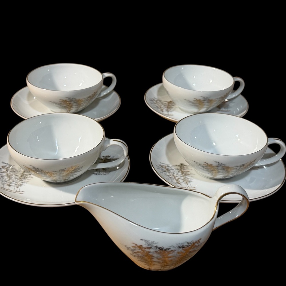 Vintage Fukagawa Arita 901 Set 4 cups 4 Saucers 1 Creamer Coffee Tea Collectible